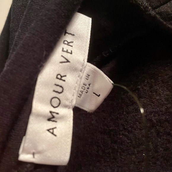 Like New Amour Vert Makenna Luxe Fleece Top - Picture 11 of 12